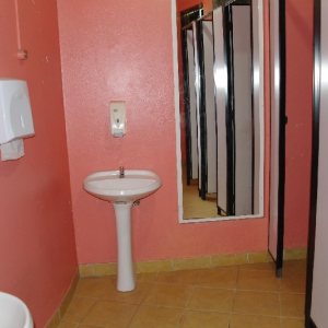 Predio com 1296m², 3 dormitórios, no bairro De Lazzer em Caxias do Sul para Comprar