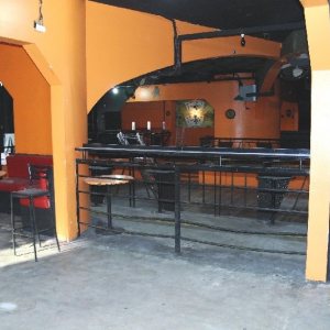 Predio com 1296m², 3 dormitórios, no bairro De Lazzer em Caxias do Sul para Comprar