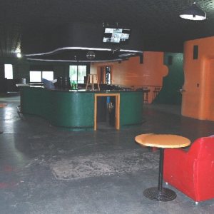 Predio com 1296m², 3 dormitórios, no bairro De Lazzer em Caxias do Sul para Comprar