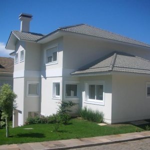 Casa com 400m², 3 dormitórios, 3 vagas, no bairro Jardim América em Caxias do Sul para Comprar