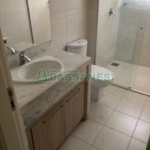 Casa com 400m², 3 dormitórios, 3 vagas, no bairro Jardim América em Caxias do Sul para Comprar