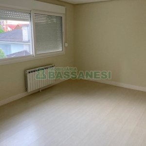 Casa com 400m², 3 dormitórios, 3 vagas, no bairro Jardim América em Caxias do Sul para Comprar