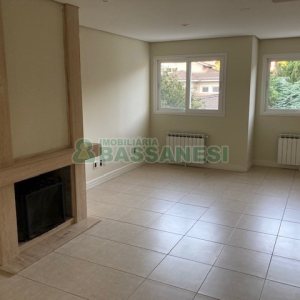 Casa com 400m², 3 dormitórios, 3 vagas, no bairro Jardim América em Caxias do Sul para Comprar