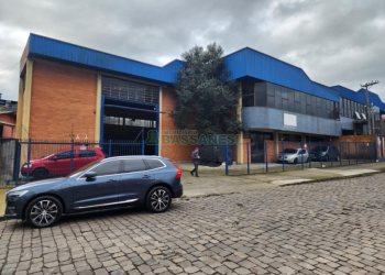 Pavilhão com 697m², no bairro Interlagos em Caxias do Sul para Comprar