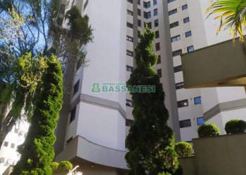 Apto Mobiliado com 110m², 3 dormitórios, 2 vagas, no bairro Pio X em Caxias do Sul para Alugar