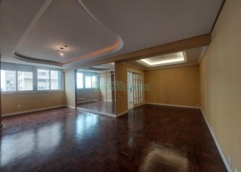 Apartamento com 150m², 3 dormitórios, 1 vaga, no bairro Centro em Caxias do Sul para Comprar