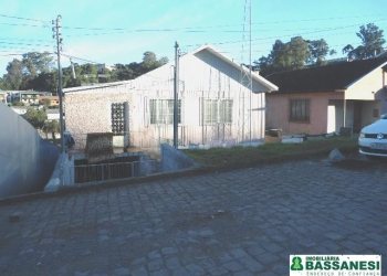 Casa com 194m², 2 dormitórios, no bairro Kayser em Caxias do Sul para Comprar
