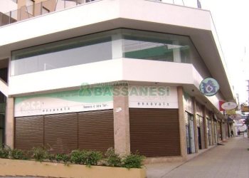 Loja com 65m², 1 vaga, no bairro Pio X em Caxias do Sul para Comprar