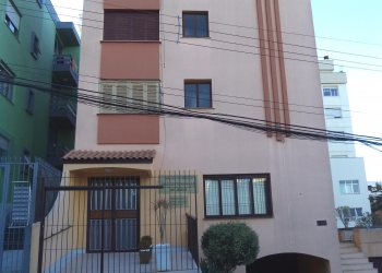 Apto Mobiliado com 97m², 2 dormitórios, 1 vaga, no bairro Panazzolo em Caxias do Sul para Alugar