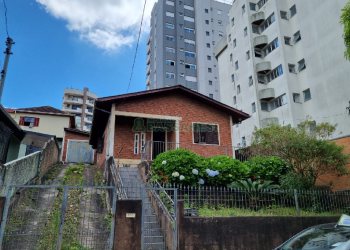 Casa com 112m², 3 dormitórios, 1 vaga, no bairro Panazzolo em Caxias do Sul para Comprar