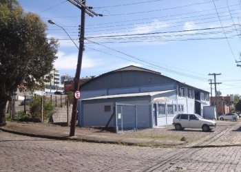 Pavilhão com 523m², no bairro São José em Caxias do Sul para Comprar