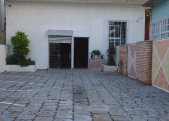Loja com 320m², no bairro São Pelegrino em Caxias do Sul para Alugar