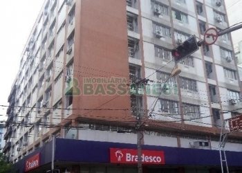 Sala com 21m², no bairro Centro em Caxias do Sul para Alugar