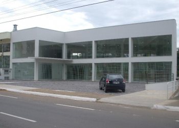 Loja com 1200m², no bairro Cinqüentenário em Caxias do Sul para Alugar
