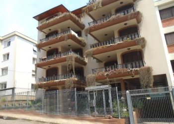 Apartamento com 140m², 3 dormitórios, 1 vaga, no bairro Centro em Caxias do Sul para Alugar