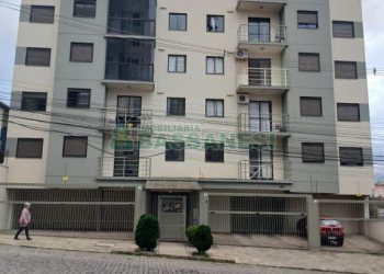 Apto Mobiliado com 60m², 2 dormitórios, 1 vaga, no bairro Sagrada Família em Caxias do Sul para Comprar