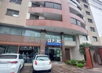 Apto Mobiliado com 92m², 2 dormitórios, 2 vagas, no bairro Centro em Caxias do Sul para Alugar
