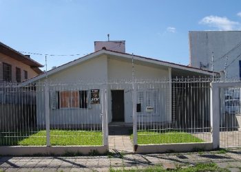 Casa com 157m², 3 dormitórios, 3 vagas, no bairro Santa Catarina em Caxias do Sul para Alugar ou Comprar