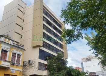 Sala com 40m², no bairro Centro em Caxias do Sul para Alugar