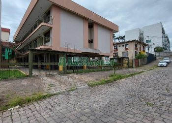 Apto Mobiliado com 30m², 1 dormitório, 1 vaga, no bairro Petrópolis em Caxias do Sul para Alugar
