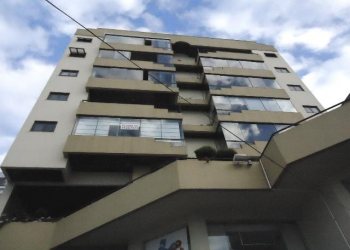 Apartamento com 79m², 2 dormitórios, 1 vaga, no bairro Centro em Caxias do Sul para Alugar