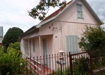 Casa, 4 dormitórios, no bairro Rio Branco em Caxias do Sul para Comprar
