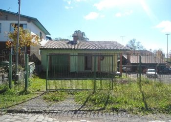 Casa com 360m², 3 dormitórios, 1 vaga, no bairro Santo Antônio em Caxias do Sul para Comprar