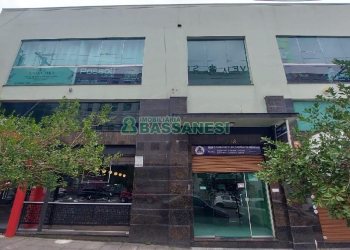 Sala com 100m², no bairro Centro em Caxias do Sul para Alugar