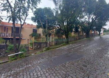 Sobrado com 160m², 3 dormitórios, 2 vagas, no bairro Cruzeiro em Caxias do Sul para Alugar