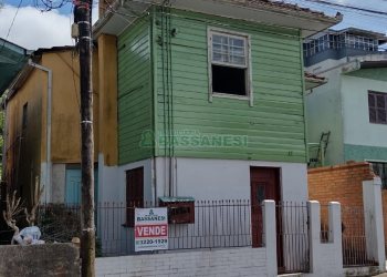 Casa com 90m², 2 dormitórios, no bairro Rio Branco em Caxias do Sul para Comprar