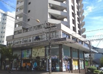 Kitinete com 45m², 1 dormitório, 1 vaga, no bairro Centro em Caxias do Sul para Alugar