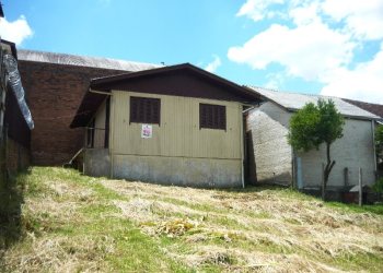 Casa com 60m², 2 dormitórios, no bairro Marechal Floriano em Caxias do Sul para Comprar