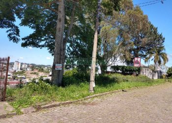 Terreno com 414m², no bairro Colina Sorriso em Caxias do Sul para Comprar