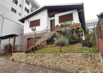 Casa com 200m², 3 dormitórios, 2 vagas, no bairro Rio Branco em Caxias do Sul para Alugar