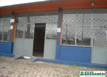 Loja com 320m², no bairro De Lazzer em Caxias do Sul para Alugar