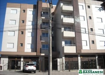 Loja com 224m², no bairro Charqueadas em Caxias do Sul para Alugar ou Comprar