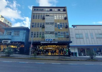 Apto Mobiliado com 50m², 1 dormitório, no bairro Centro em Caxias do Sul para Alugar
