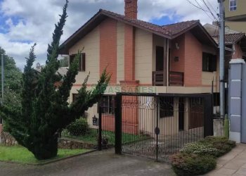 Sobrado com 105m², 3 dormitórios, 1 vaga, no bairro Santa Catarina em Caxias do Sul para Alugar
