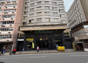 Sala com 105m², 1 vaga, no bairro Centro em Caxias do Sul para Alugar
