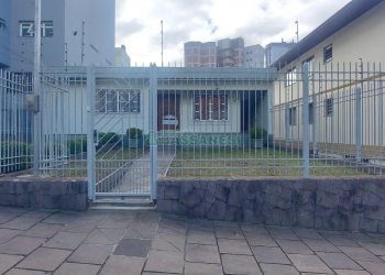 Casa com 180m², 4 dormitórios, 1 vaga, no bairro Sagrada Família em Caxias do Sul para Alugar