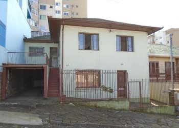 Casa com 110m², 3 dormitórios, 1 vaga, no bairro Rio Branco em Caxias do Sul para Alugar