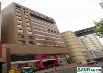 Sala com 80m², 1 vaga, no bairro Centro em Caxias do Sul para Alugar