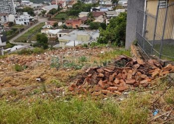 Terreno, 3 dormitórios, no bairro Rio Branco em Caxias do Sul para Comprar