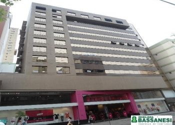 Sala com 78m², 1 vaga, no bairro Centro em Caxias do Sul para Comprar