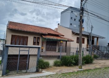 Casa com 222m², 3 dormitórios, 3 vagas, no bairro Sagrada Família em Caxias do Sul para Alugar ou Comprar