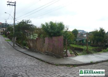 Terreno, no bairro Desvio Rizzo em Caxias do Sul para Comprar