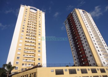 Apartamento com 95m², 3 dormitórios, 2 vagas, no bairro Rio Branco em Caxias do Sul para Alugar