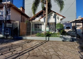 Casa Comercial com 142m², no bairro São Pelegrino em Caxias do Sul para Alugar