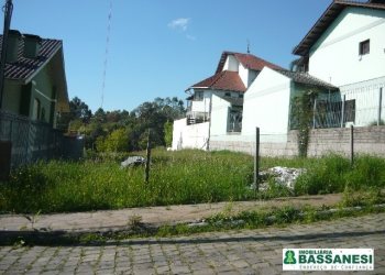 Terreno com 360m², no bairro Moinhos de Vento em Caxias do Sul para Comprar