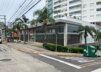 Loja com 355m², no bairro Pio X em Caxias do Sul para Alugar